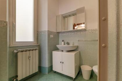 Piazza Re di Roma Apartment - image 15