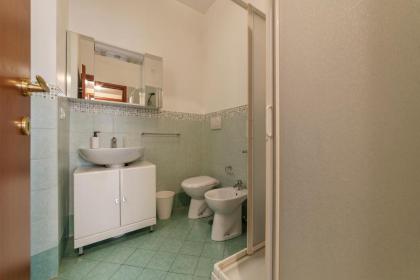 Piazza Re di Roma Apartment - image 16