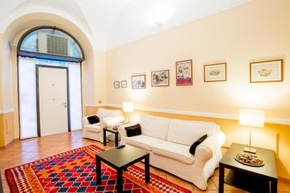 Quiet and Cozy Trastevere Hideaway - image 11