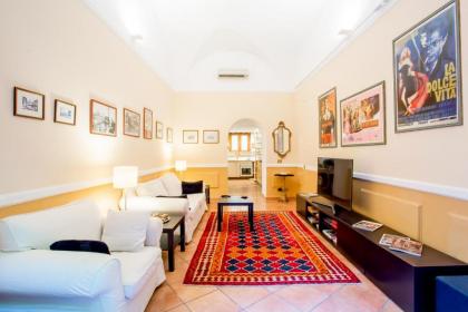 Quiet and Cozy Trastevere Hideaway - image 13