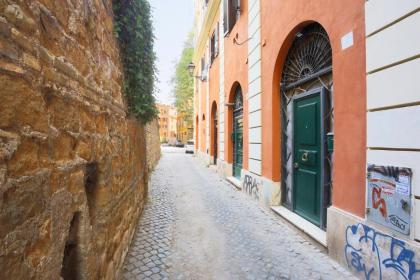 Quiet and Cozy Trastevere Hideaway - image 17