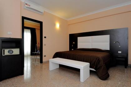 Hotel Euro House Suites - image 18