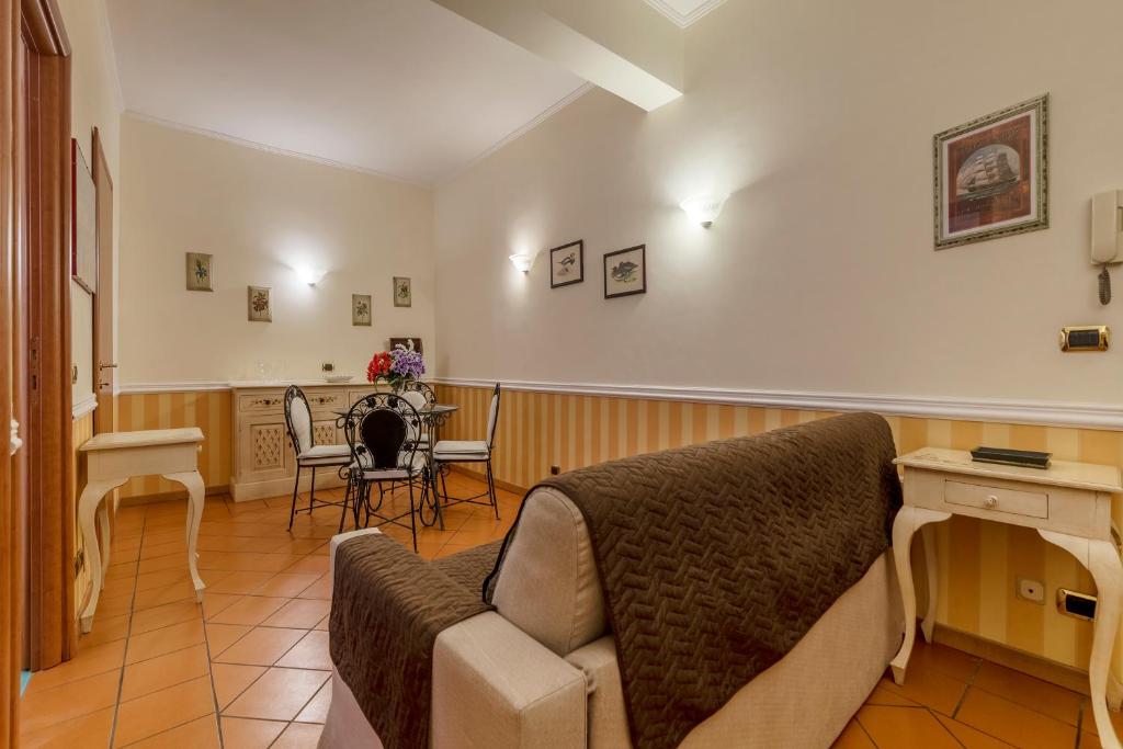 San Pietro Cozy Apartment with Terrace! - image 4