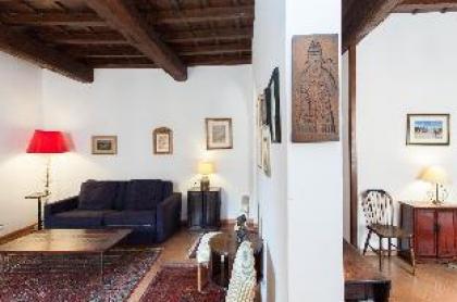 Charming Apartment Campo Defiori - image 3