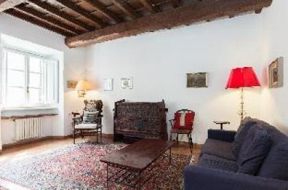 Charming Apartment Campo Defiori - image 7