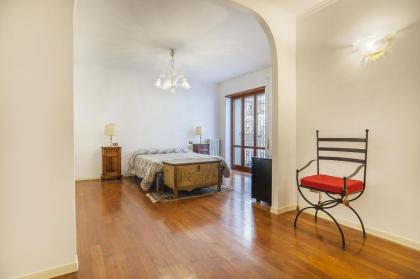 EUR Luminous and Large Family Terrace Apartment - image 15