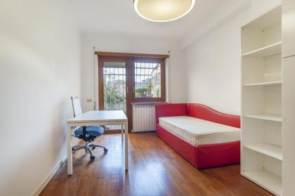 EUR Luminous and Large Family Terrace Apartment - image 16