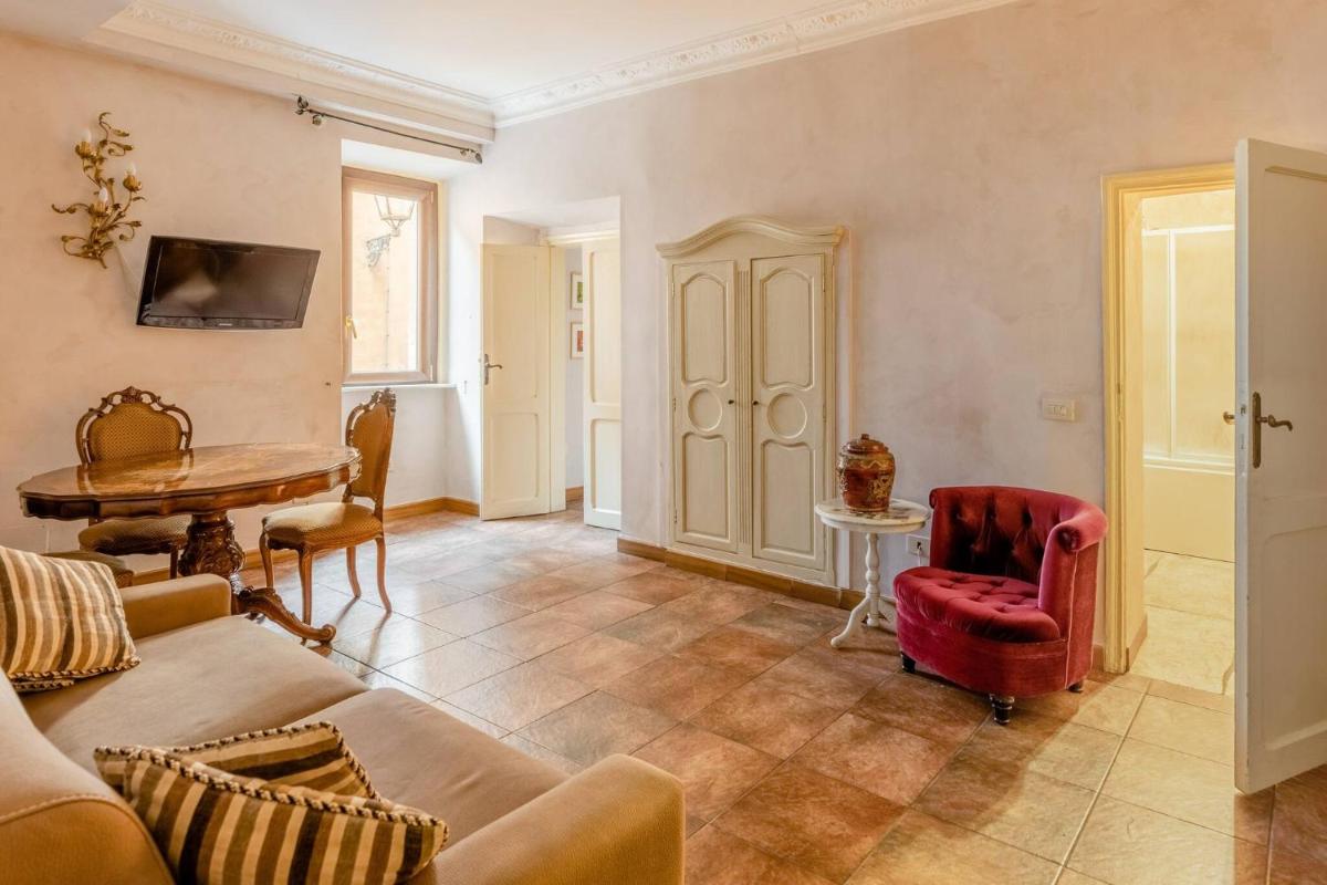 Rome right in the ancient historical center two bedrooms two bath Up to 6 pax - main image