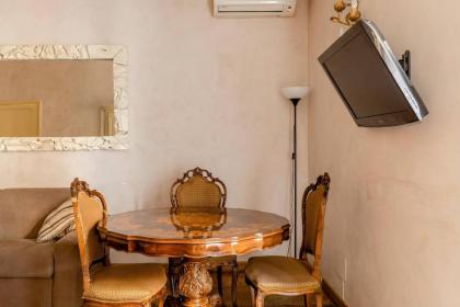 Rome right in the ancient historical center two bedrooms two bath Up to 6 pax - image 15