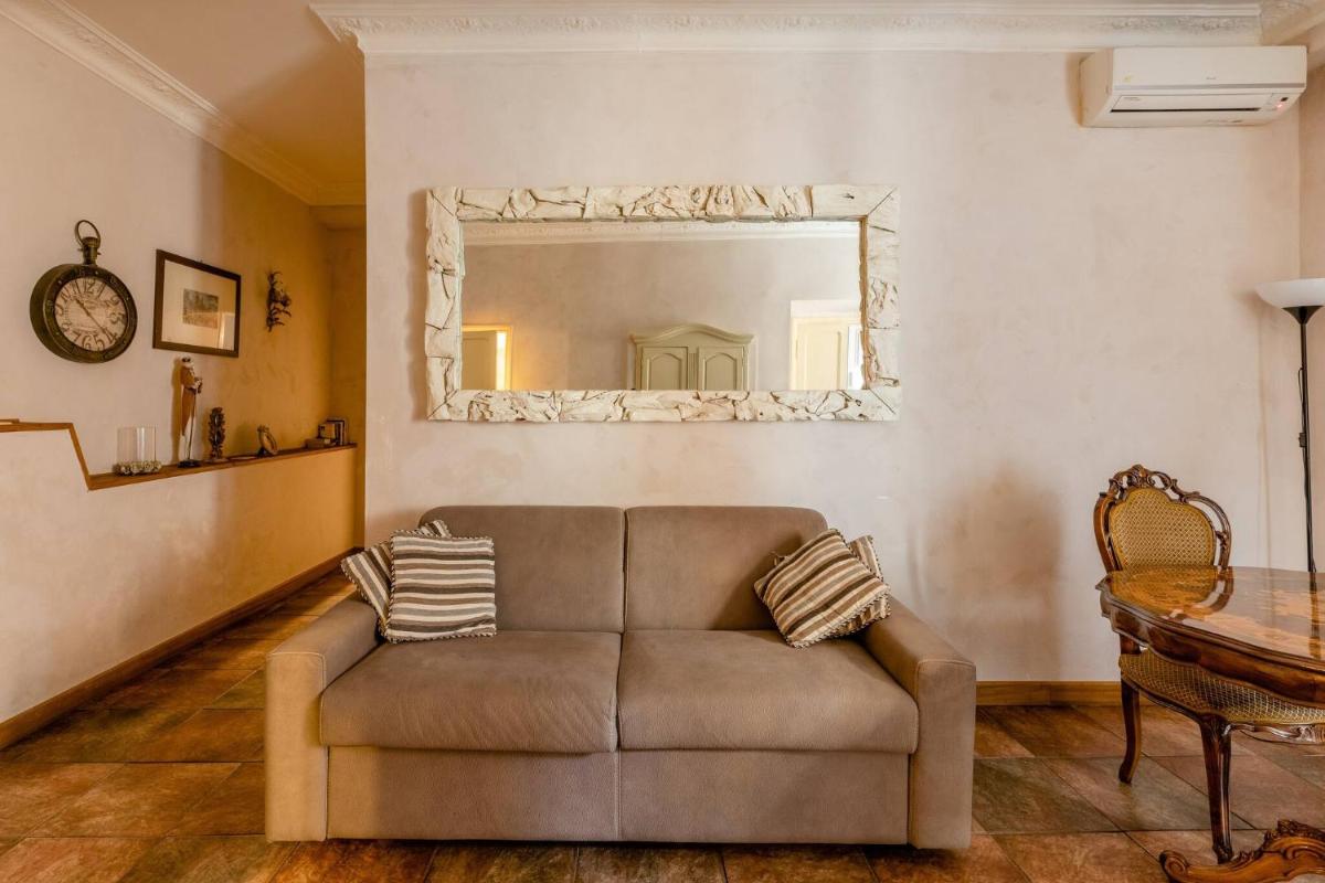 Rome right in the ancient historical center two bedrooms two bath Up to 6 pax - image 6