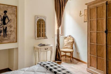 Rome right in the ancient historical center two bedrooms two bath Up to 6 pax - image 7