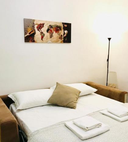 Stunning 4 Room Apartment in Rome - image 11