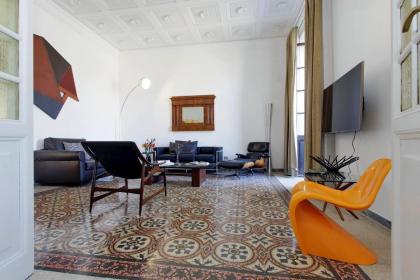 Tiberina Spacious Apartment - image 3