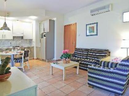 Long Stay Comfort Apartment with backyard Rome Area Residence - image 14