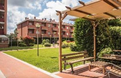 Long Stay Comfort Apartment with backyard Rome Area Residence - image 17