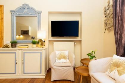 Spanish Steps Exclusive Rental in Rome - image 11