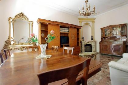 4BNB - Luxury Mazzini Apartment - image 10