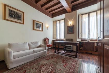 Fontana di Trevi Elegant and Exclusive Apartment - image 4