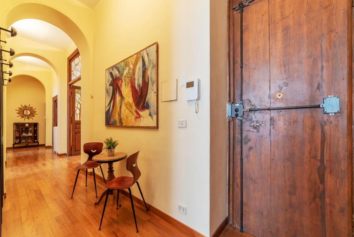 Termini Central and Elegant Apartment - image 7