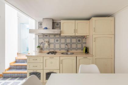 iFlat Yellow Monti Studio Apartment - image 2