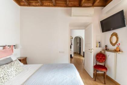 iFlat Via del Corso Elegant Apartment - image 14