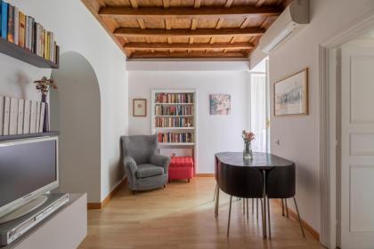 iFlat Via del Corso Elegant Apartment - image 15