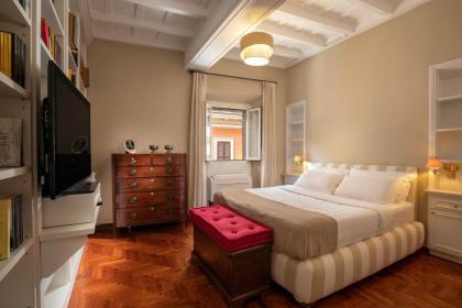 Condotti Spanish Steps Ambassador Apartment - image 2