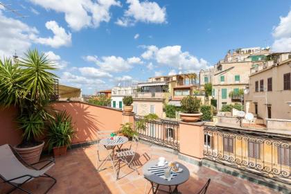 Rome As You Feel - Penthouse Apartment with Terrace on Spanish Steps 