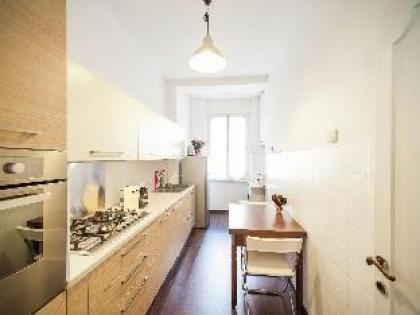 Spacious Apartment in Rome near Sea - image 3