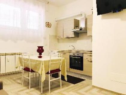 Holiday home by the sea and the historic center of Rome - image 2