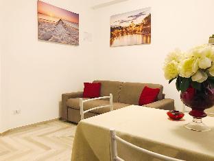 Holiday home by the sea and the historic center of Rome - image 3