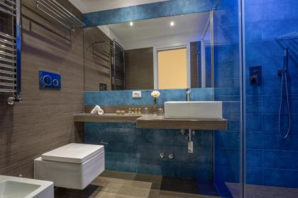 GCF Luxury Suites Guest house - image 17