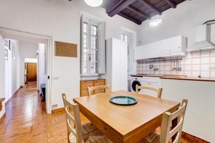 Spanish Steps Spacious Apartment - image 12