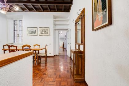 Spanish Steps Spacious Apartment - image 14