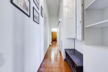 Spanish Steps Spacious Apartment - image 18