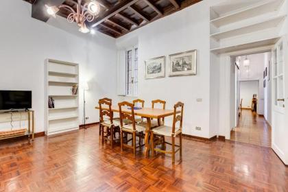 Spanish Steps Spacious Apartment - image 2