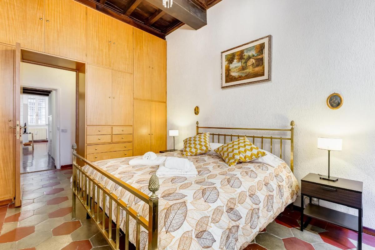 Spanish Steps Spacious Apartment - image 3