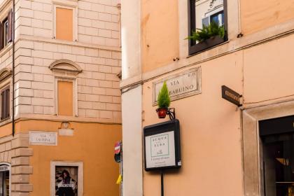 Spanish Steps Spacious Apartment - image 8