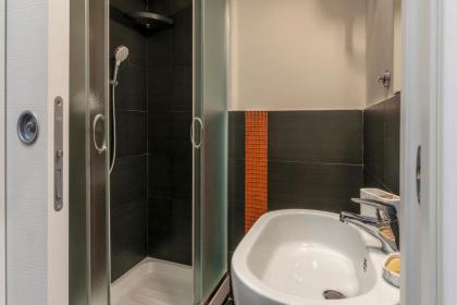 Trastevere Modern Apartment - image 17