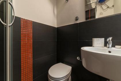 Trastevere Modern Apartment - image 18