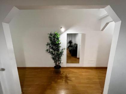 Conte Rosso Apartment - image 15