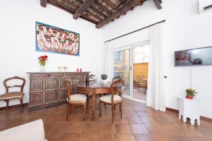 Stunning Campo De Fiori Apartment with Terrace - image 19