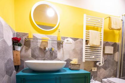 Trastevere Colorful Apartment with Terrace! - image 10