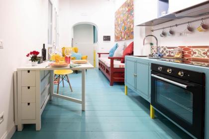 Trastevere Colorful Apartment with Terrace! - image 17