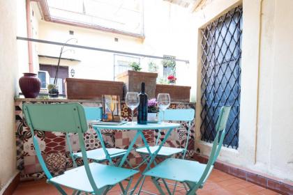 Trastevere Colorful Apartment with Terrace! - image 5