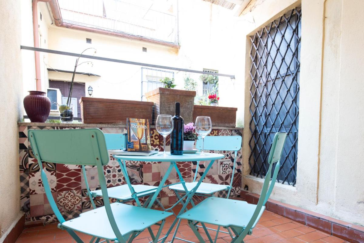 Trastevere Colorful Apartment with Terrace! - image 5