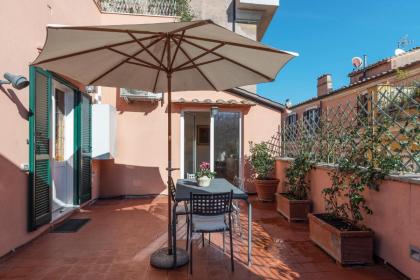 Trastevere Luxury Apartment with Terrace - image 17