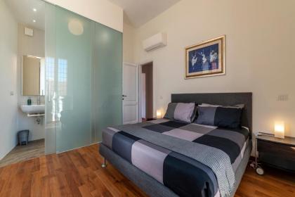 Trastevere Luxury Apartment with Terrace - image 3