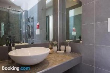 RSH Spanish Steps Luxury Apartments - image 15