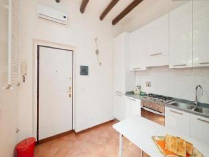 Beautiful 2 bedroom Apartment  - image 2